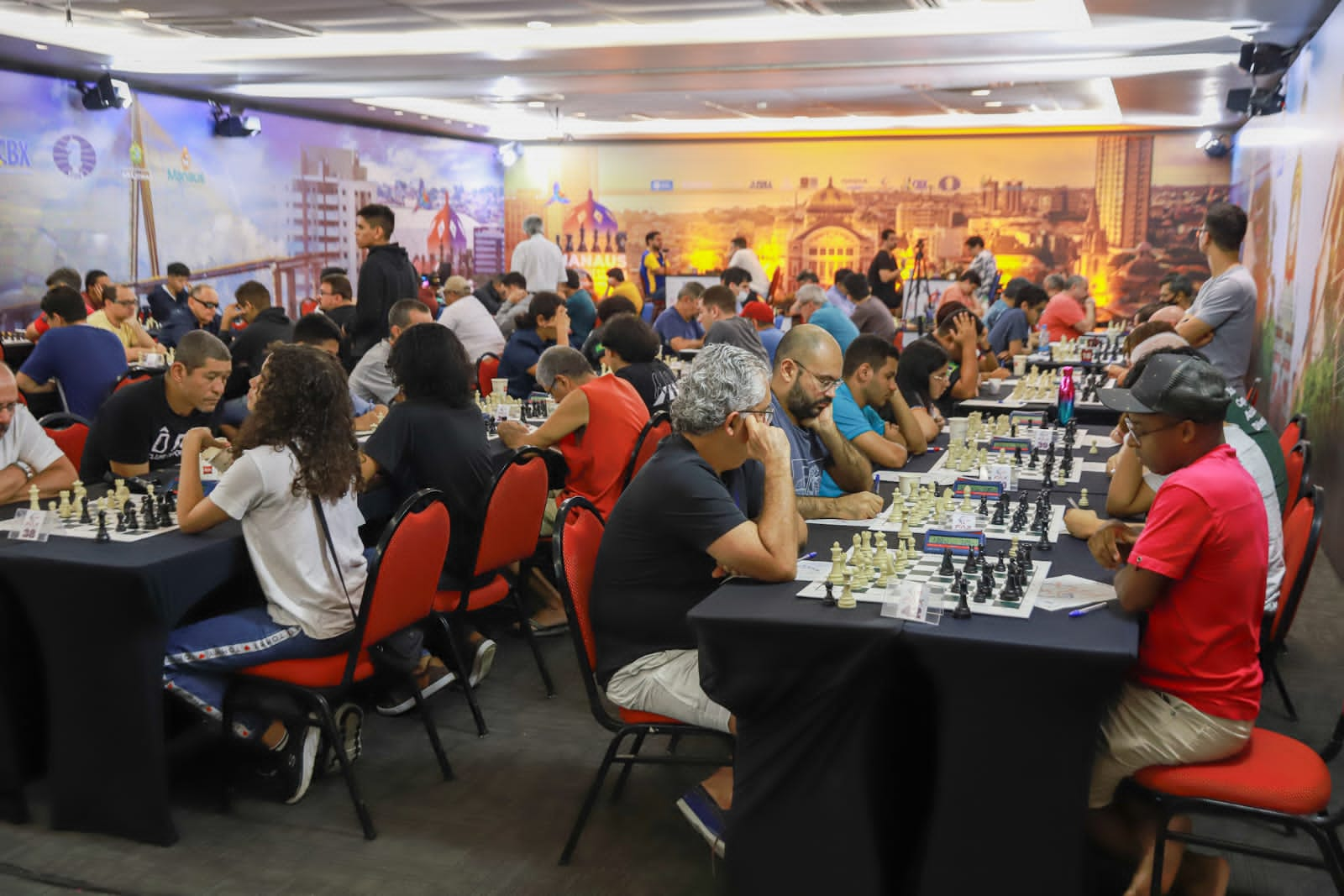 Grande mestre Cubas vence o 'SuperBlitz' no 'Manaus Chess Open