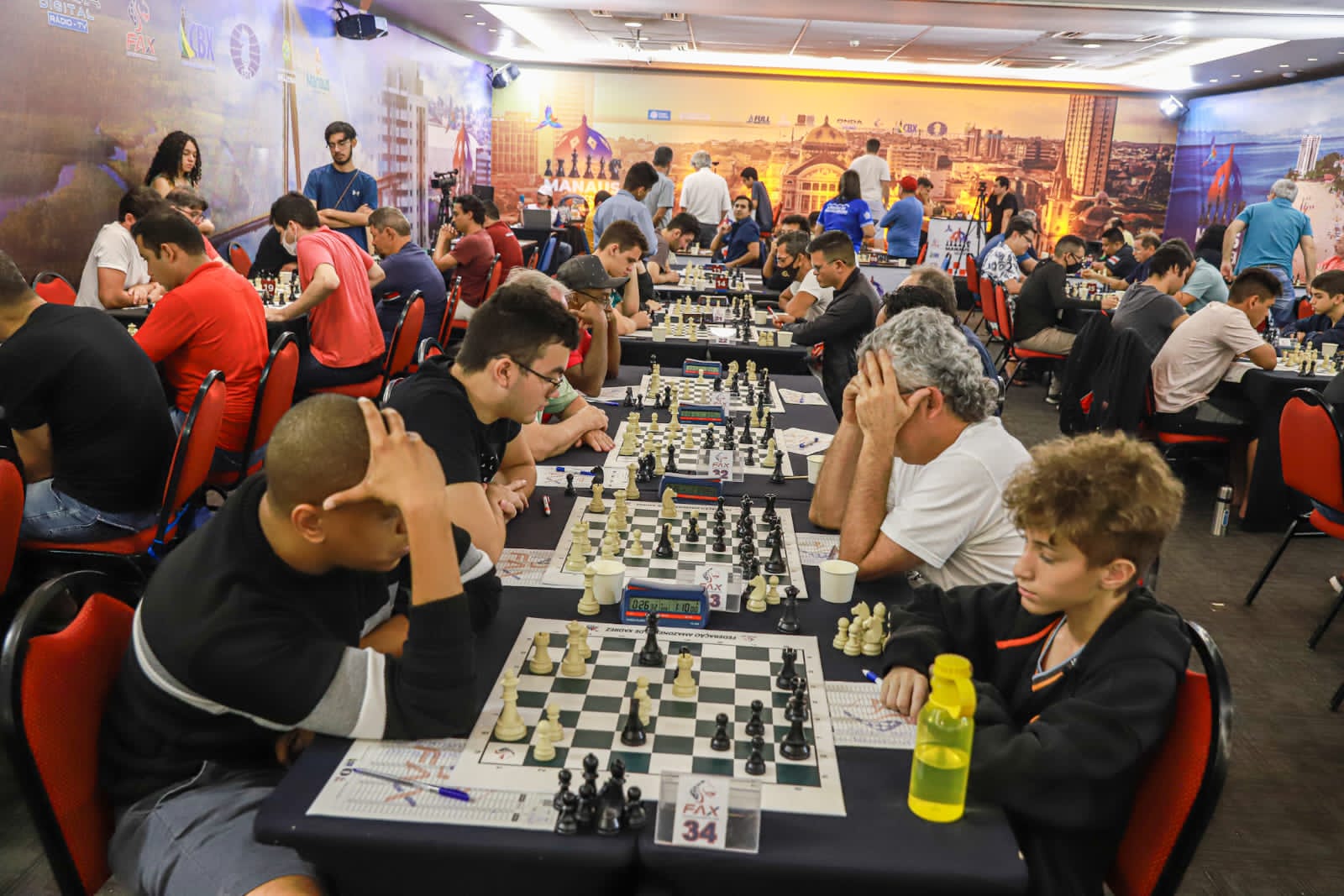 Grande mestre Cubas vence o 'SuperBlitz' no 'Manaus Chess Open